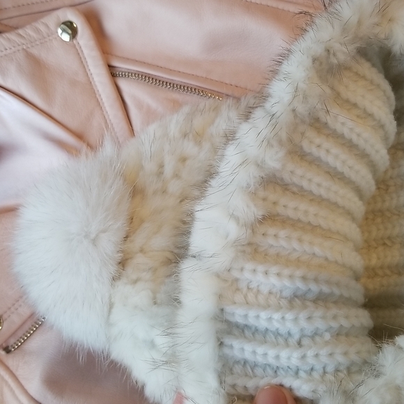 NWOT Genuine Rabbits Fur Toque w Pompom - Picture 4 of 4